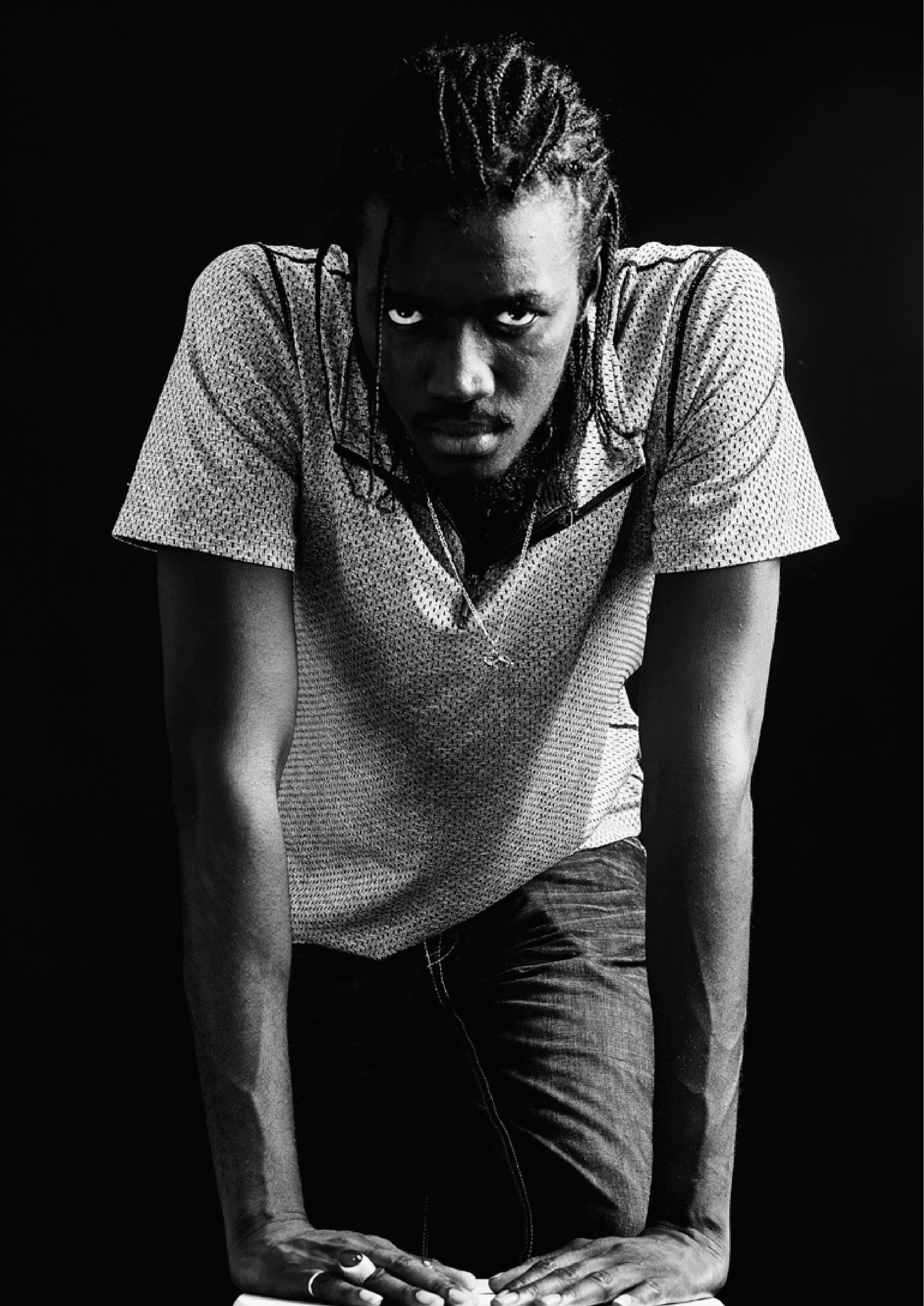 Portrait d'Abdoul Aziz Fall, graphiste et enseignant, auteur de Tracés Créatifs
